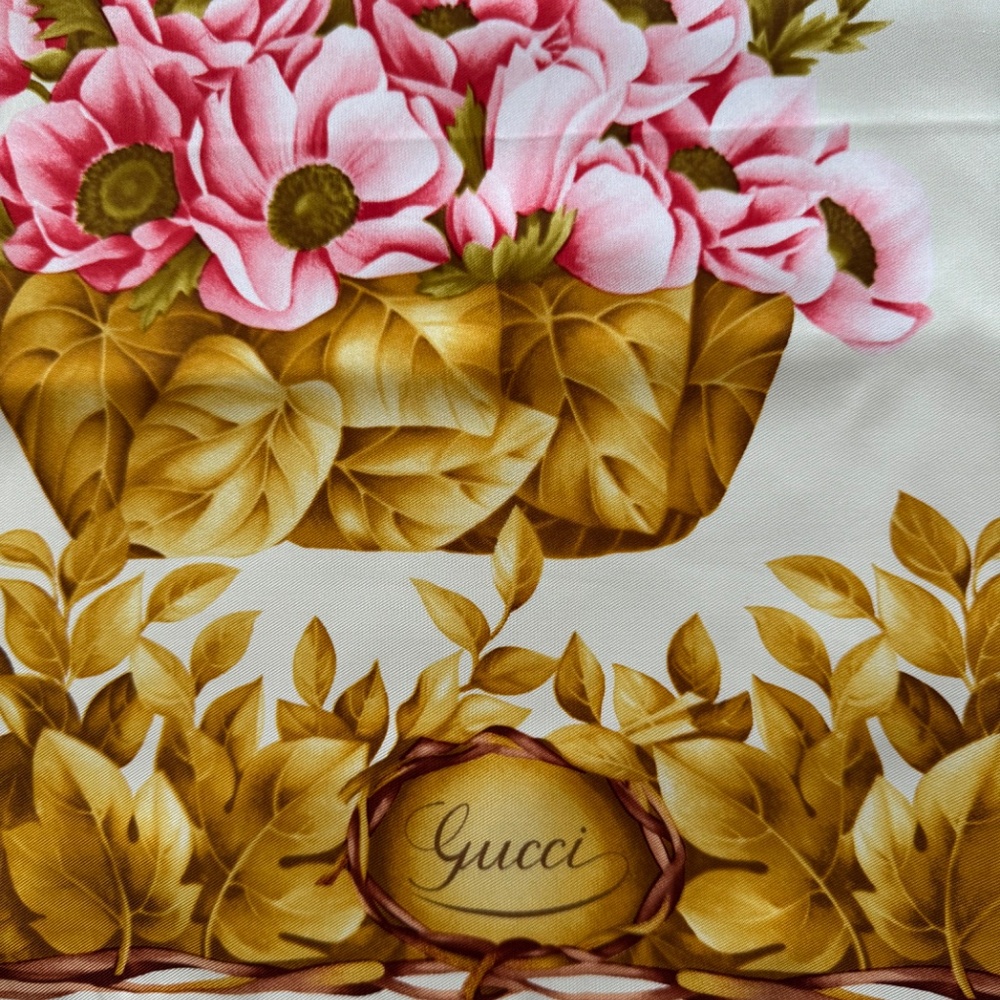 Gucci - Picture 2 of 4
